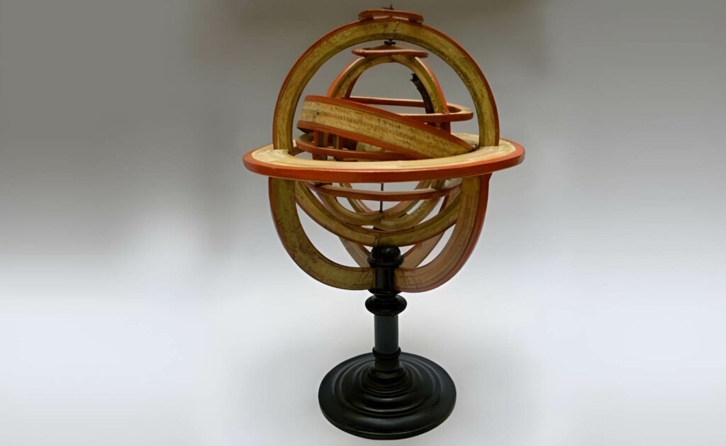 Sphère armillaire, globe en métal et bois